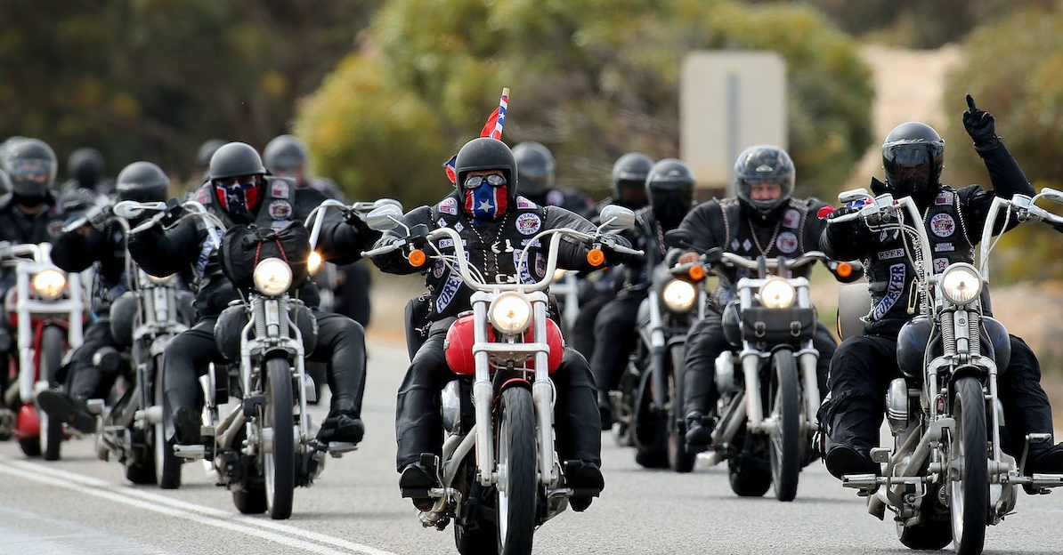 Etiquettes of Riding Motorcycles in Groups